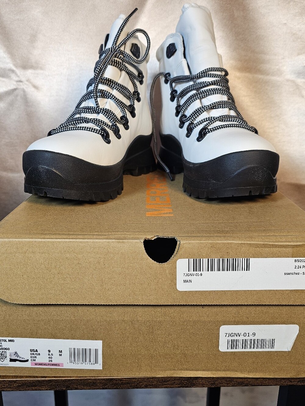 Merrell Bristol Mid Waterproof Hiking Boots Women's 9 White Black Vibram NWT Box